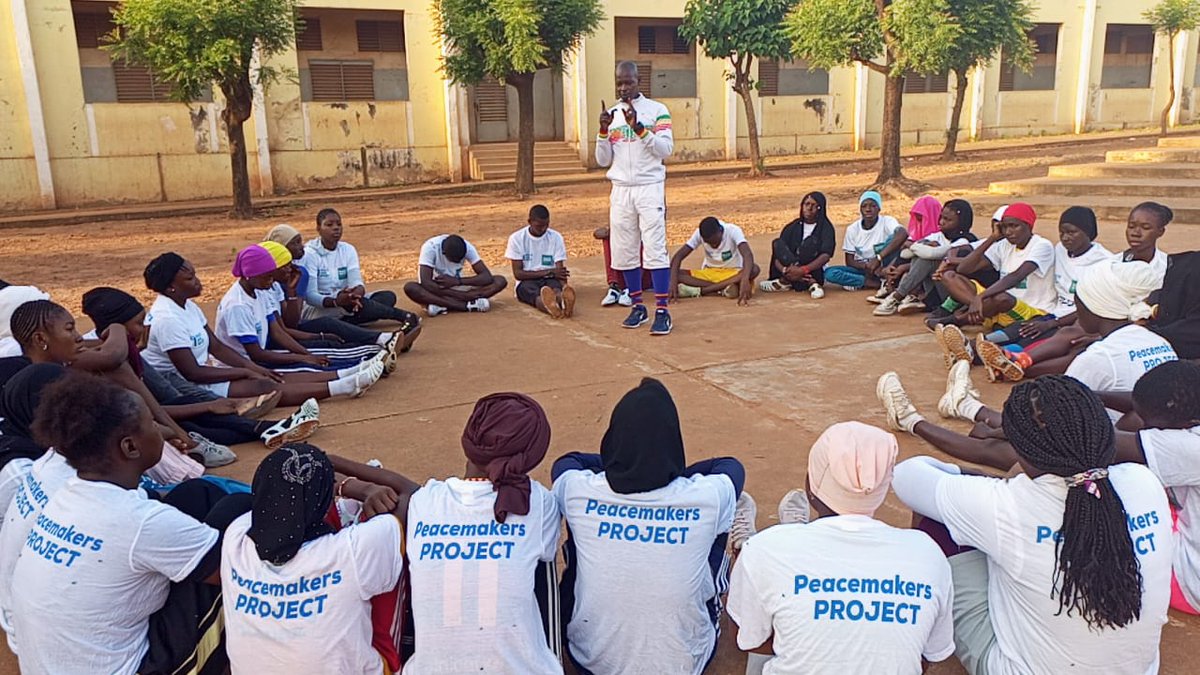peaceandsport's tweet photo. Les activités du #PeacemakersProject ont repris dans les écoles au Mali !🇲🇱 Heureux d'annoncer que la Fondatrice d’APJS Mali @MakouTraore participera à la session «L’enseignement de la paix par le sport : à la rencontre des éducateurs» lors du Forum International @peaceandsport🌐 https://t.co/tumBSCVJ54