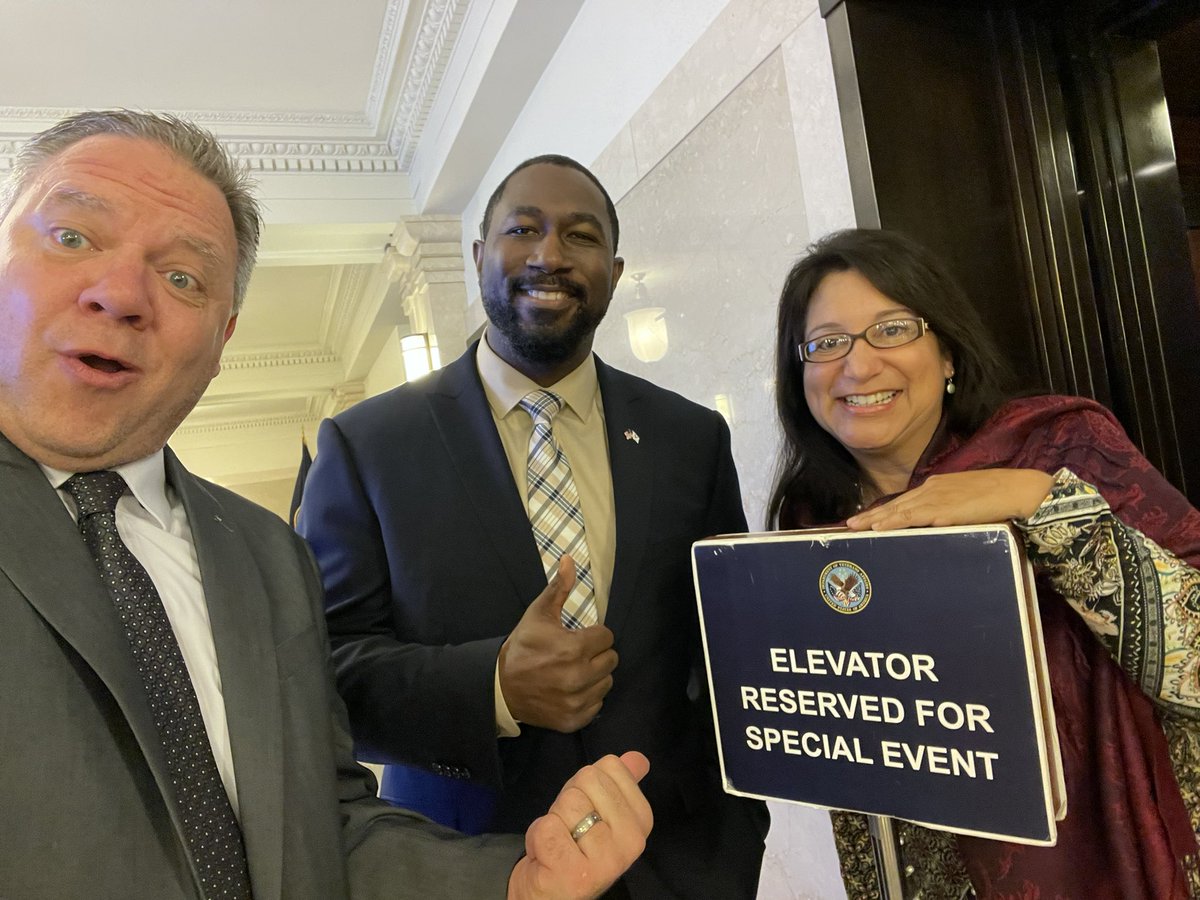 Amazing breakfast with lifelong friend Denis McDonough Secretary of Veteran Affairs. A morning to remember with this incredible leader and dear friend. #ponypride #Gratitude <a href="/LincolnK8School/">Lincoln K-8 District-Wide School</a> <a href="/Denis44/">Denis McDonough</a>