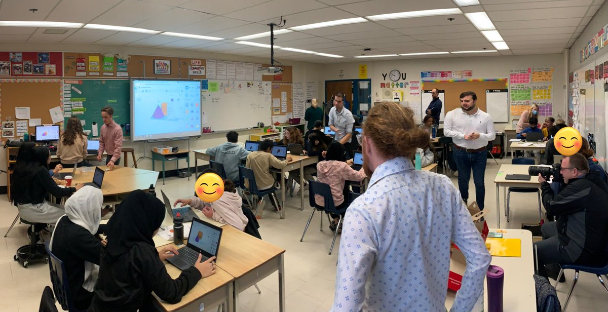 mikelevy314's tweet photo. When 11 adults &amp; educators are in your classroom helping Ss with authentic learning experiences you know it’s a good start to the day @WilfridJuryPS in @MissCBeattie and @mikelevy314’s gr 8 class. Ty @TrudellMed staff @dtangred @MandyCleland1 @rgdunne_teach https://t.co/qk1mwu4LyD