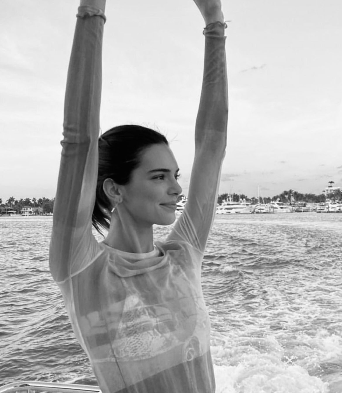 Happy 27th birthday to the one and only, kendall jenner. keep on shinning. 