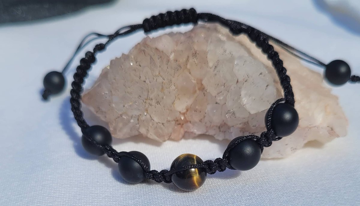 Adeyemi_Malik28's tweet photo. @mianyasironline @Pinterest Bracelet is made with crystals.give you a natural protection shield around your aura. all unwanted energies and from black magic too.Selenite is the crystal we use for protection.
Please check out my other bracelets here:
https://t.co/82B2AcWpj7 https://t.co/fcYEe6n5wa