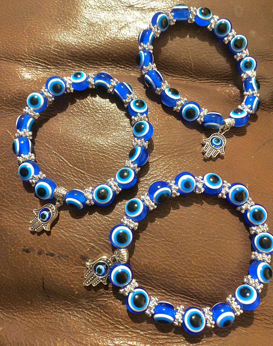 merikuros's tweet photo. Evil Eye Hamsa bracelets ✨🧿🪬
$11 shipped 💙 https://t.co/y2ezS1Z20T
