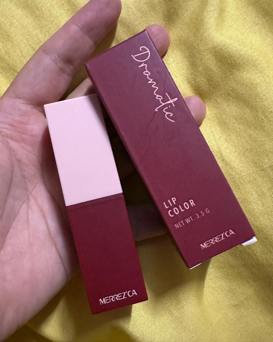 uuuuu342's tweet photo. ส่งต่อลิป Merrez'ca รุ่นDramatic lip color
พึ่งออกจากช้อป ใหม่มากกกกก
เบอร์M02 แค่ลองขอส่งต่อ150 รวมส่ง💢📦
#ส่งต่อ #ส่งต่อเสื้อผ้ามือสอง #ส่งต่อเครื่องสำอาง #ส่งต่อลิปสติก #ส่งต่อเสื้อผ้า #ส่งต่องานแบรนด์ #ส่งต่อเครื่องสำอางค์ #ส่งต่อสภาพนางฟ้า #ส่งต่อmerrezca #merrezca https://t.co/QaR6iAQ6ez