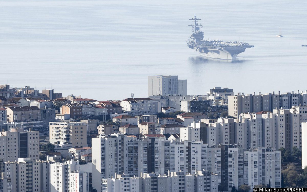 USS George H.W. Bush (CVN 77) Nimitz-class aircraft carrier off of Split, Croatia - November 3, 2022 #ussgeorgehwbush #cvn77

SRC: TW-@Pixsell