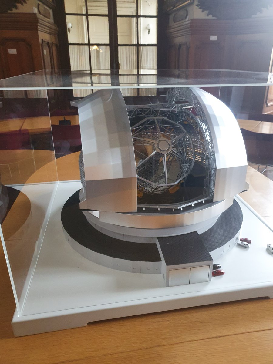 XavierBontweet's tweet photo. ELT model under the benevolent eye of Louis XIV ! 🙂
-- at Observatoire de Paris celebrating 60 years of @ESO 🥳 https://t.co/G1ZyammXHk
