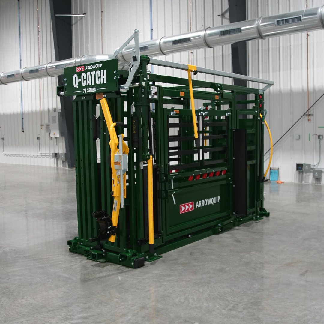 Arrowquip's tweet photo. Get practical, efficient, quiet cattle handling with the Q-Catch 74 Series. Complete with head holder, sternum bar and true rubber floor #cattlechute #qcatch #arrowquip β‘οΈ https://t.co/jF86ozfJjx https://t.co/KOAKBoLAo8