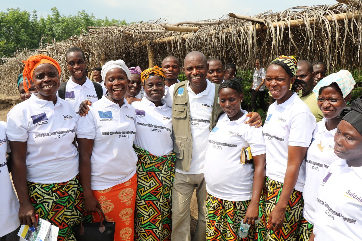 Solidaridad_wa's tweet photo. At the launch of #LICSIP in 2018, stakeholders including farmers, lawmakers, heads of government sector agencies, dev't partners, & others planted cocoa seedlings on a demonstration farm. Today, all of those seedlings are producing cocoa. #LICSIP was funded by #EUinLiberia. https://t.co/7XwL7lYLXq