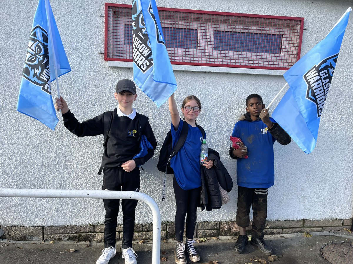 ParkPSClacks's tweet photo. Today Park Primary were representing Team New Zealand 🇳🇿 at the Primary 7’s Touch Rugby Tournament at Alloa Rugby Club. @activeclacks @ParkPS @alloarugby  Well done to all especially Lucas and Alistair for receiving their award for excellent sportsmanship 🙌🏻🙌🏻 🏉 https://t.co/kXhxE0cTsB