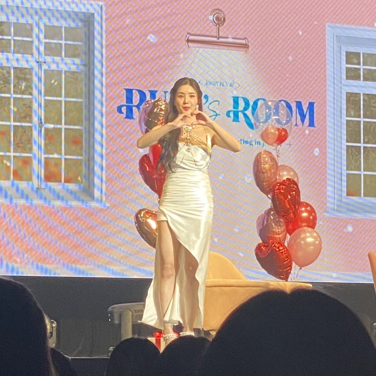 gaem1n's tweet photo. #KWONEUNBI  #1st_Fan_Meeting_in_Japan_RUBIs_ROOM 

ウンビちゃんありがとう🥺💜❤️🤍
だいすき！！ https://t.co/seXtqDlcBk