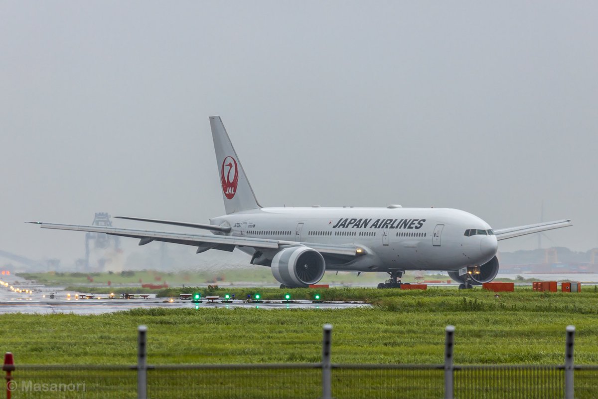 masa_camera_15's tweet photo. JALB777-200のV64とV63ってなにが違うん??
どなたか知ってる方いたら教えてください👍
#JAL #b772 #V64 #V63 #の違い https://t.co/H6EJm8PJBp