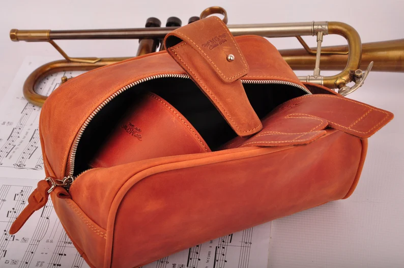 MG_Leather_Work's tweet photo. Personalized Trumpet Set Magnetic Mute.
https://t.co/i2HUjZTYXk
#trumpet #trumpetlife #trumpetlove #trumpetplayers #trumpets #trumpetswag #trumpette #trumpetlovers #trumpetbag #trumpetcase #brasswind #trompeta #trompete #trompette #trompet #mgleatherwork #mglw https://t.co/OFS360cXZ8