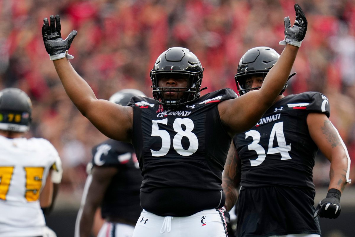 PFF College (@pff_college) on Twitter photo Highest-graded defensive player in the FBS:
<a href="/GoBearcatsFB/">Cincinnati Football</a>'s Dontay Corleone (92.3) Highest-graded defensive player in the FBS:
<a href="/GoBearcatsFB/">Cincinnati Football</a>'s Dontay Corleone (92.3)