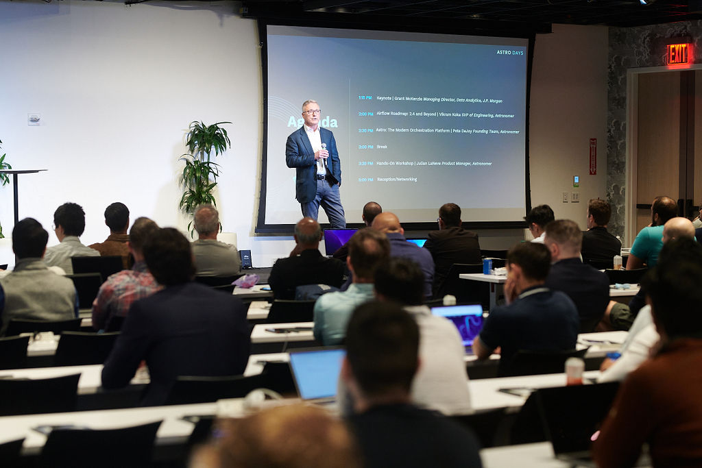 astronomerio's tweet photo. The atmosphere at the #AstroDays: NYC was amazing! The opportunity to ask questions, talk with peers, that's what in-person events are all about. We're sure the Chicago #data scene will be just as energetic!
Register today: https://t.co/1wtEP18VSC https://t.co/ZB5UzCJUoz