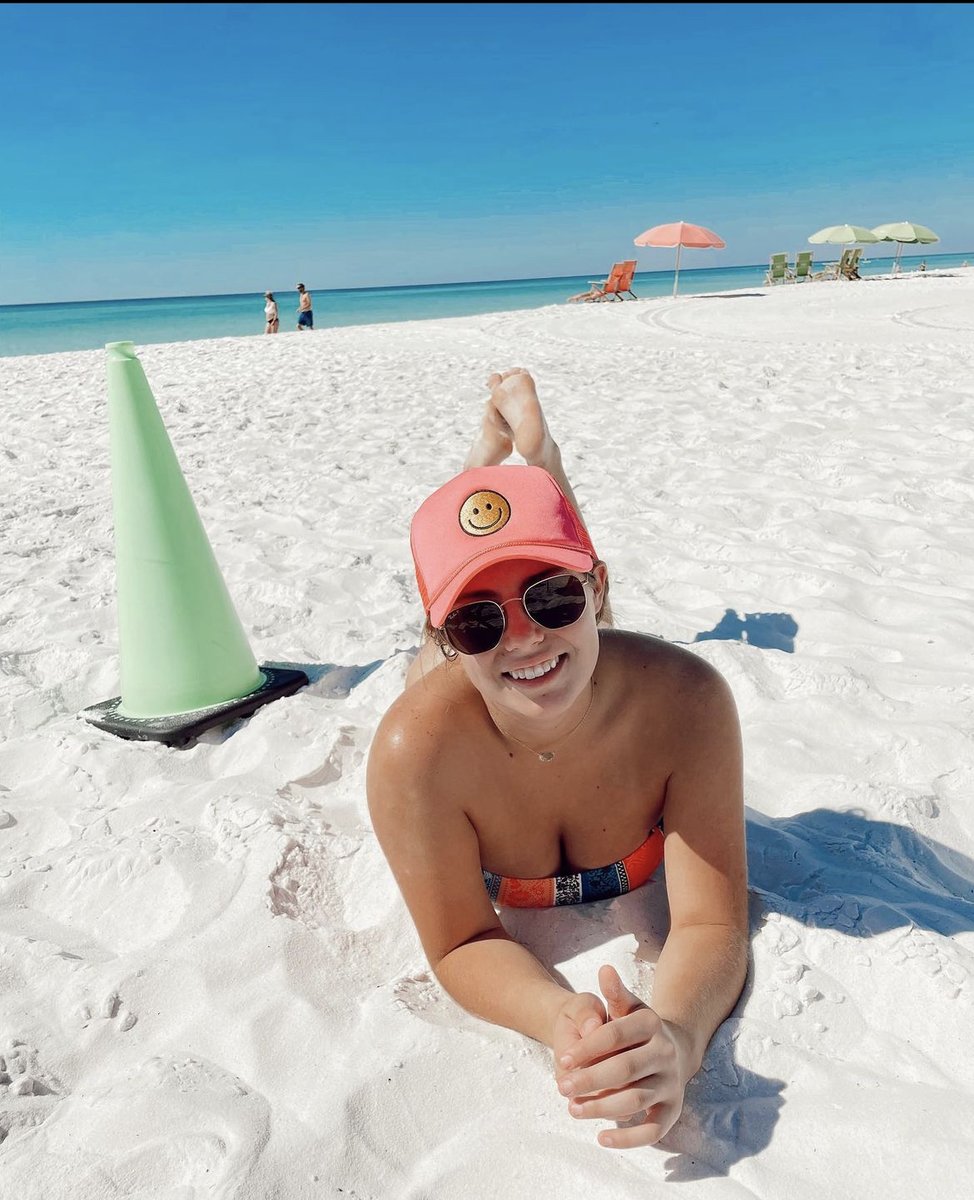 Sandestin's tweet photo. Happy as a clam! πβοΈ
πΈ:@rozalynn05__
#Sandestin #Beachlife #FallEscape https://t.co/fi7aZWH8ZG
