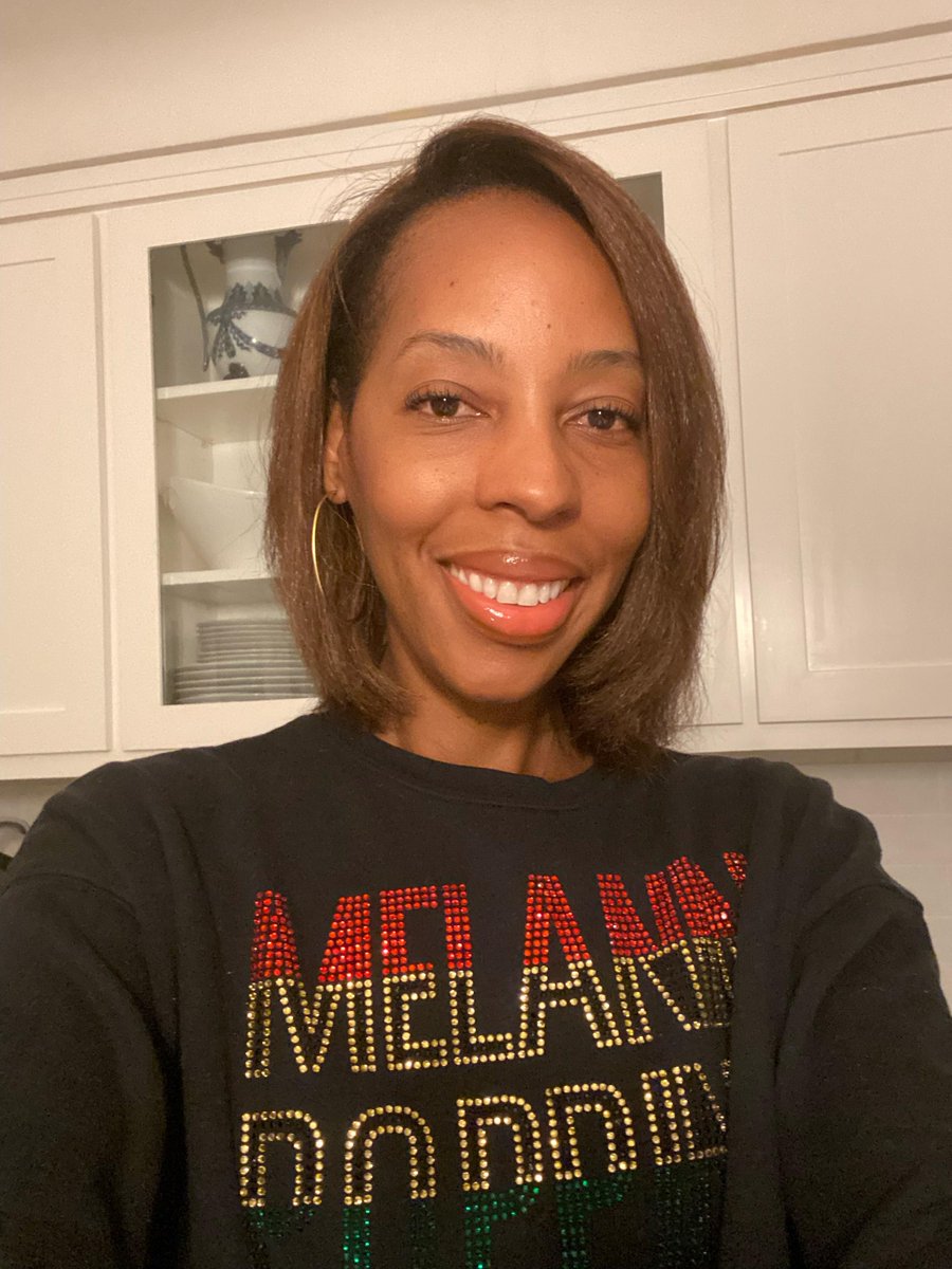 VanitySaks's tweet photo. Hair poppin, face poppin, Melanin straight Poppin! We see you rocking your Melanin Poppin crewneck sweatshirt ❤️💚💛🖤#melanin #sweatshirts #melaninpoppin #royalty #pray #spirituality #culture #knowledgeispower #onlineshopping https://t.co/qMG4Yyx1Qk