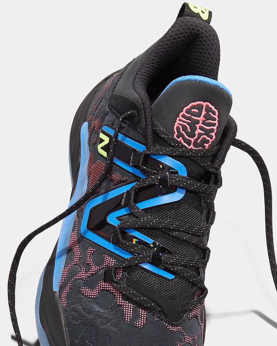 newbalancehoops's tweet photo. Wired different.

A closer look at the TWO WXY v3 ‘Cerebral.’ Available globally 11/4. https://t.co/yc0aHcD3oL