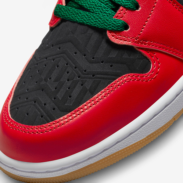 KicksDeals's tweet photo. The NEW black/malachite-fire red "Holiday" Air Jordan 1 Mid SE is available for $135 + you can get FREE shipping. #promotion
BUY HERE -> https://t.co/aFQ08bxWie π https://t.co/N6gQAI9Tdc