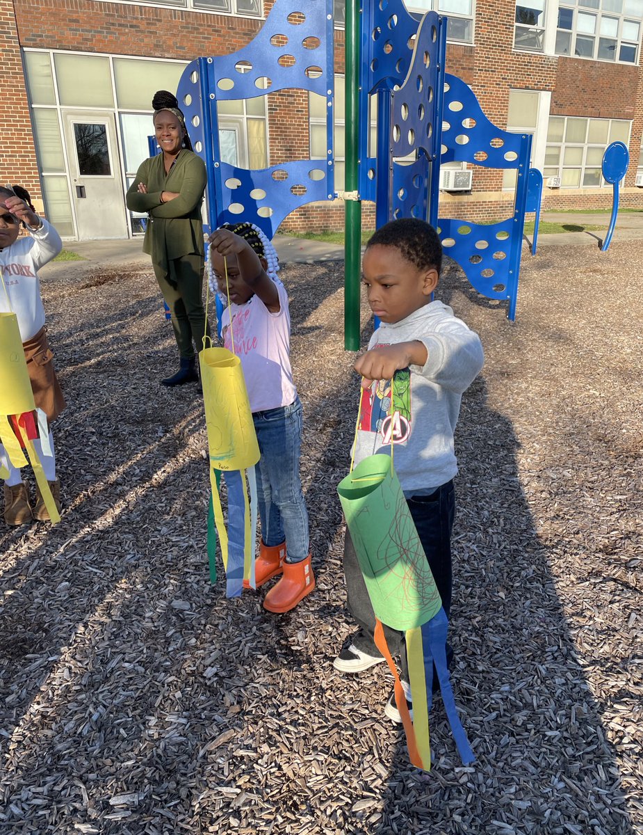 Our Kindergarten Scientists were so excited to test the wind this morning!
<a href="/syracuselatin/">Syracuse Latin</a> <a href="/SCSDScience/">SCSD Science</a> <a href="/FOSSscience/">FOSS Science</a>