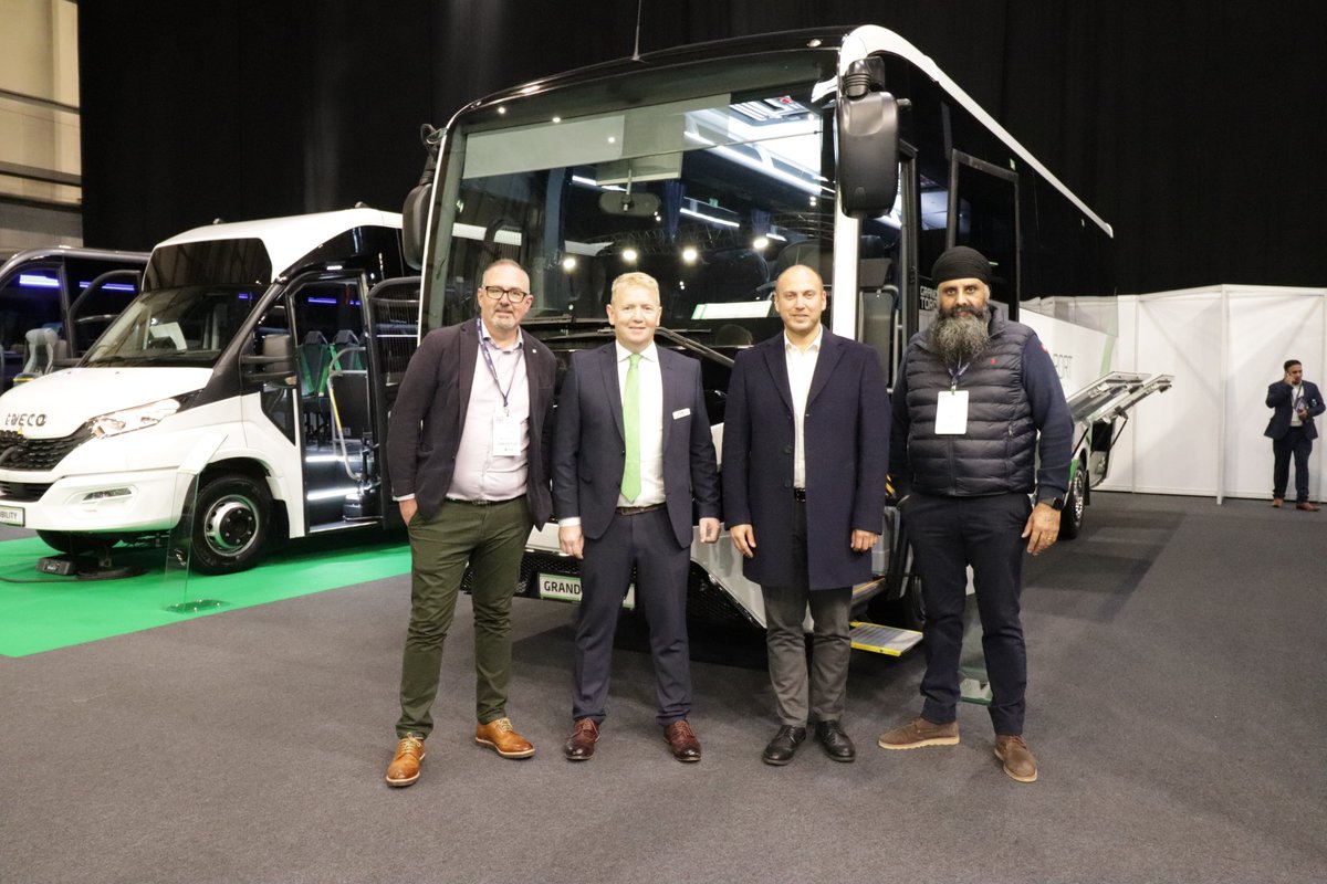 EVM_UKIRL's tweet photo. The Oxford Minibus Company Luxury Travel take delivery of a new Isuzu Visigo. A huge thank you to Jas, John and the rest of the team! 

Engineered for the future. Precisely. 

#bus #minibus #minicoach #coach #transport #travel  #isuzu @EuroBusExpo @bus_coachbuyer @CBWtweets https://t.co/tpkBrlLGWb