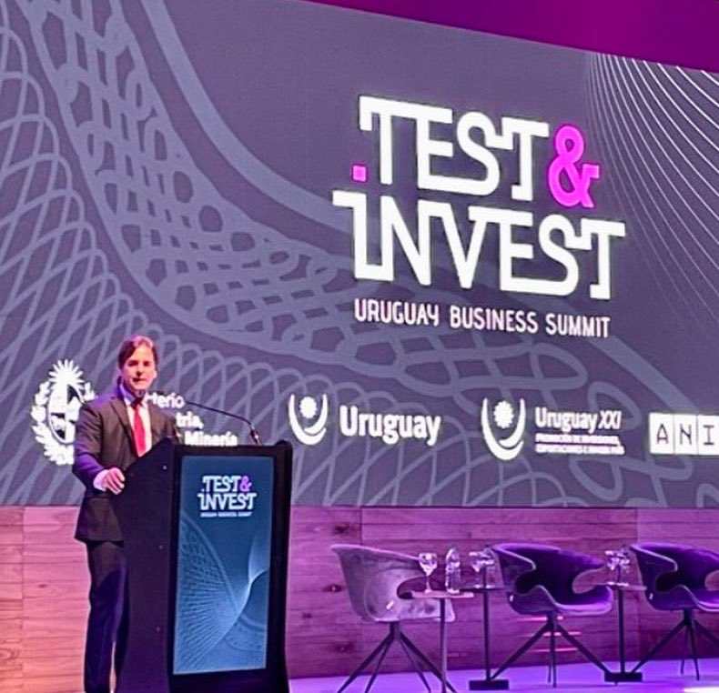 DelPDA's tweet photo. #AHORA en la apertura del #TestInvest organizado por @el_BID “Uruguay es un país seguro para inversiones por su institucionalidad”
Luis Lacalle Pou #portaldeamerica https://t.co/ILhevRPYzd