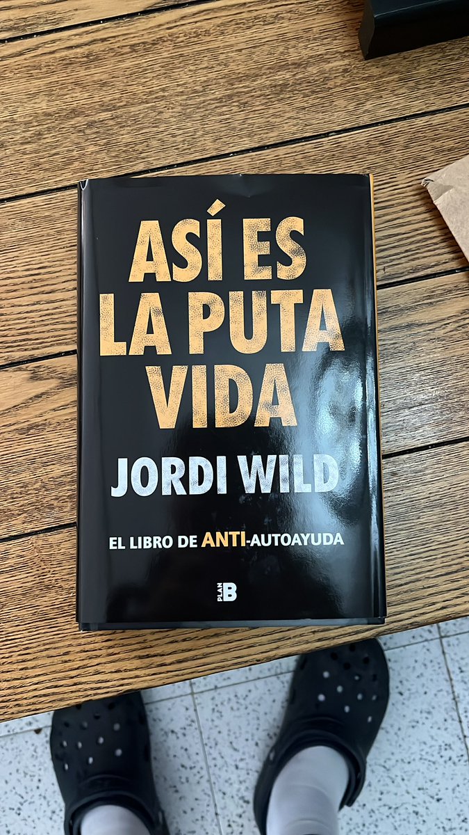 EdwardWestt's tweet photo. Tus huevazos @JordiWild! Reserve el libro cuando sacaste la pre reserva y Justo el día 3 me llega!! https://t.co/rRvQnZnKyD