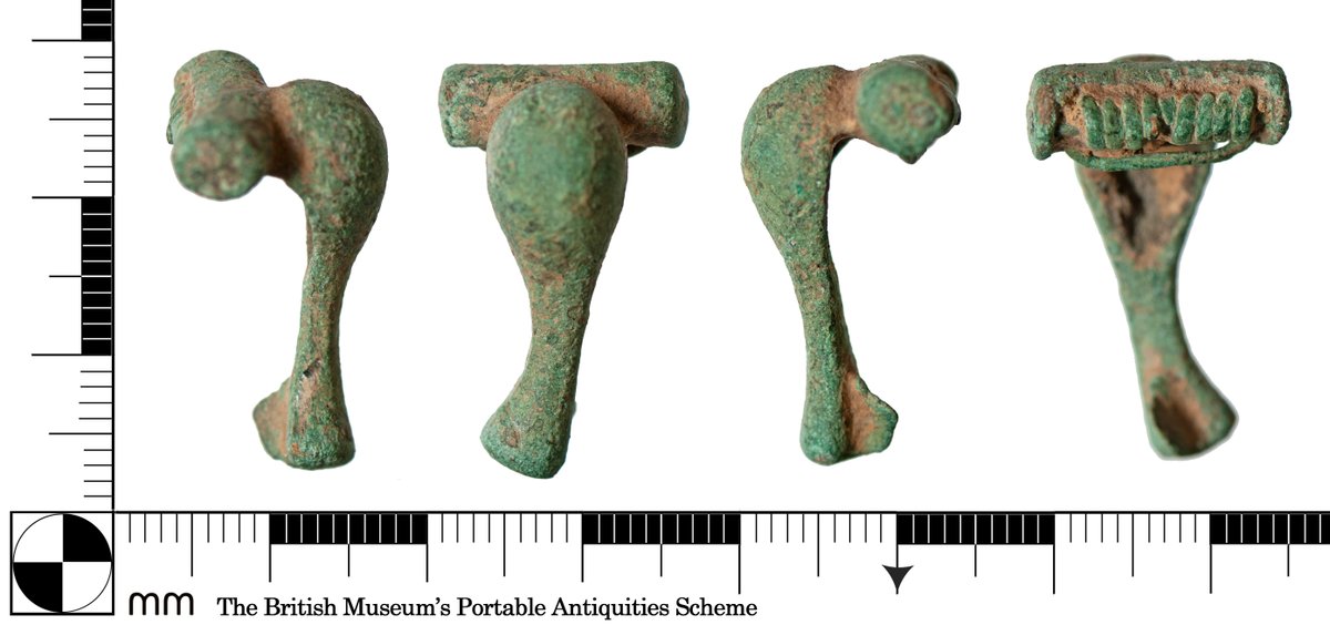 YORYM_FLO's tweet photo. In honour of today's Finds Day @Hull_Museums here is a lovely Roman Knee Brooch which was deposited for recording with @findsorguk at the last event. Fully booked today so lots more to look forward too! #FindsFriday #FindsDay #Roman https://t.co/oboMaQk2eX https://t.co/eoe694ZGfR