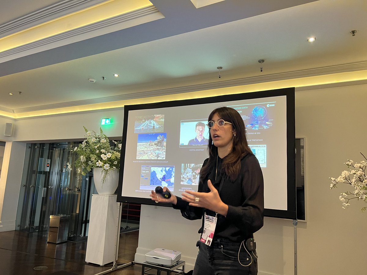 Marta Ottogalli, Consultant at <a href="/UNEP/">UN Environment Programme</a> discussing how
‘We need to create, collaborate and come up with better solution with the help of technology’
#UCEP #UXDesign #UXEvents #AmsterdamEvents #InteractAMS