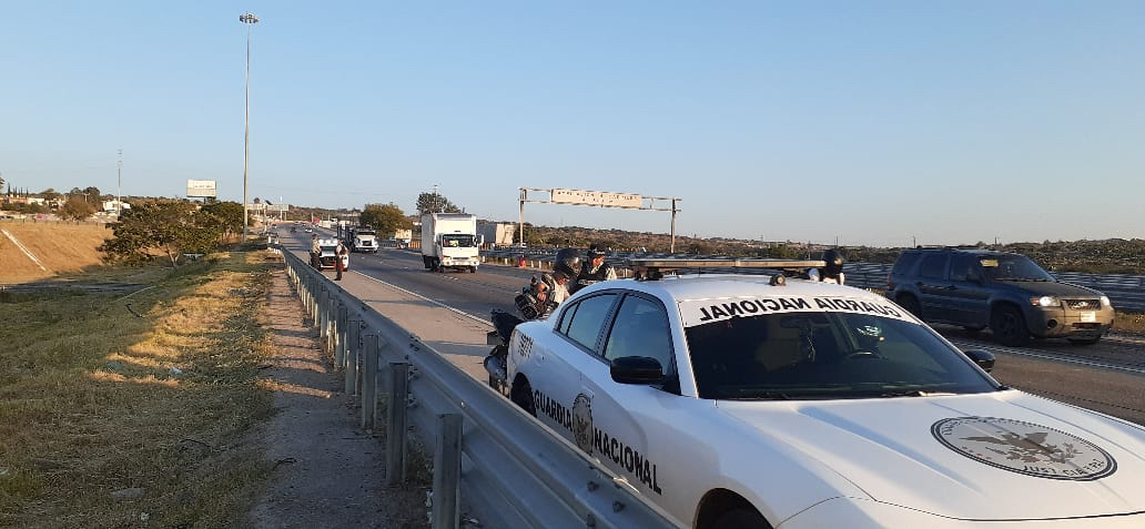 noticiasdeqro's tweet photo. #DERRAPA | 🏍💥 Derrapa motocicleta en la México-Querétaro | Derrape de una motocicleta dejó como resultado un masculino herido, la tarde de ayer, a la altura del kilómetro 158 de la carretera federal 57
https://t.co/YUsI83sH3Q
#NOTICIASDEQUERETARO https://t.co/7EEhC6vkZP