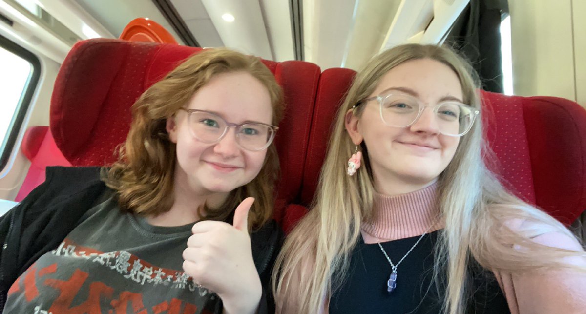 MorganStear_'s tweet photo. on our way to london for the house of commons sitting tomorrow! im so excited to see everyone again and help to get the voices of young people heard 

#UKYP #UKYPHoC https://t.co/ZTClts2Oo2
