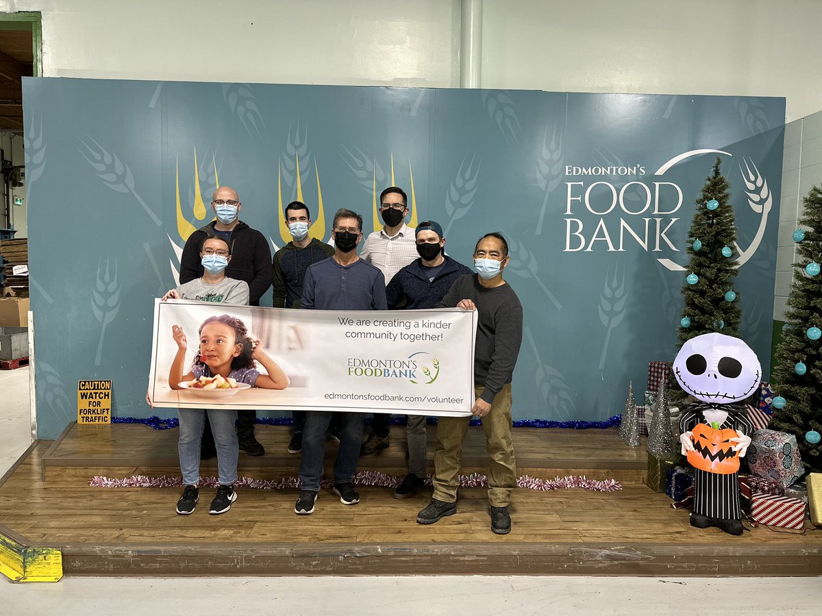 ScottDonald3's tweet photo. Great to be out helping the Edmonton Food Bank with BPTEC Engineering. Lots of fun. https://t.co/nboXbHH0Mz