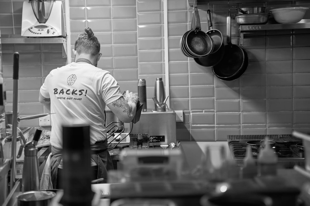 burnt_chef's tweet photo. With an alarming number of closures recently, we'd like to remind both owners and employees that our services are still here, and they are free. 

Available to each and every one of you. 🖤

https://t.co/bQkq7zUOri

#hospitalitymanagement #hospitalityindustry https://t.co/kCfEHcqzuF