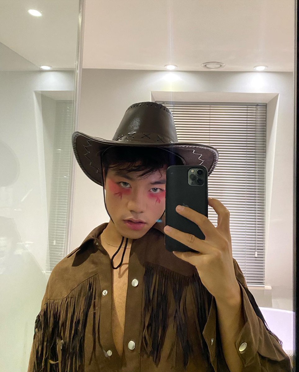 Justsingpeng's tweet photo. Better later then never 🎃
#Halloween #halloweencostume https://t.co/OEkJPFHRIu