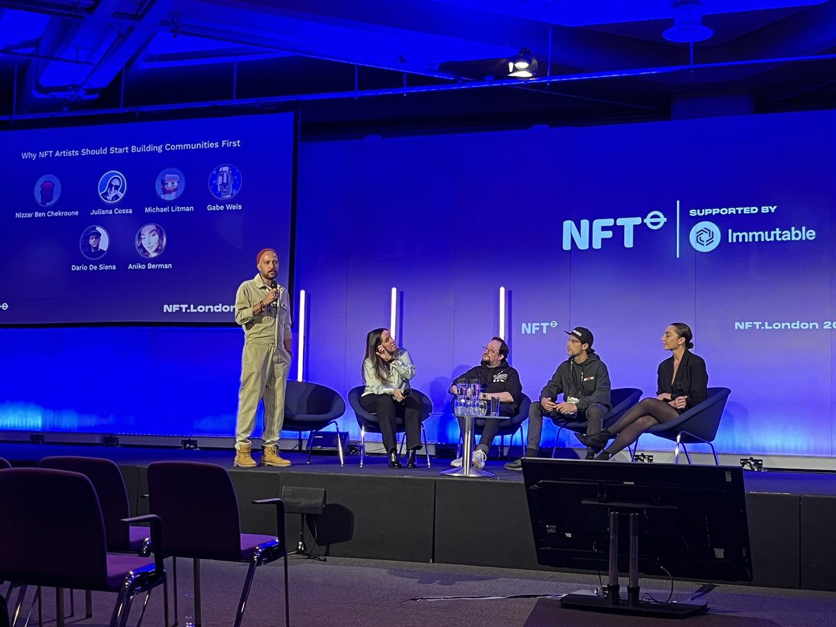 pntx_art's tweet photo. First panel for me at @NFT_NYC, so much interesting listen to @Thenizzar @Dario_Desiena @anikojay @mlitman @JuCossa, they’ve talked about how artists have to build their community in the web3 scenario 🙌🏻 https://t.co/3fgLLq091p