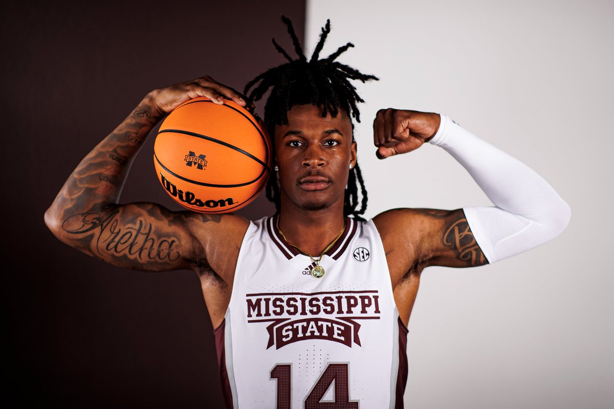 .@JoelTColeman and I wrap up our preseason @HailStateMBK interviews with birthday boy @TheShakeelMoore, Isaac Stansbury and @tylerds_14. 💻: hailst.at/3sVYrqP 🍎: hailst.at/3fstKqf Spotify: hailst.at/3NyuPcz
