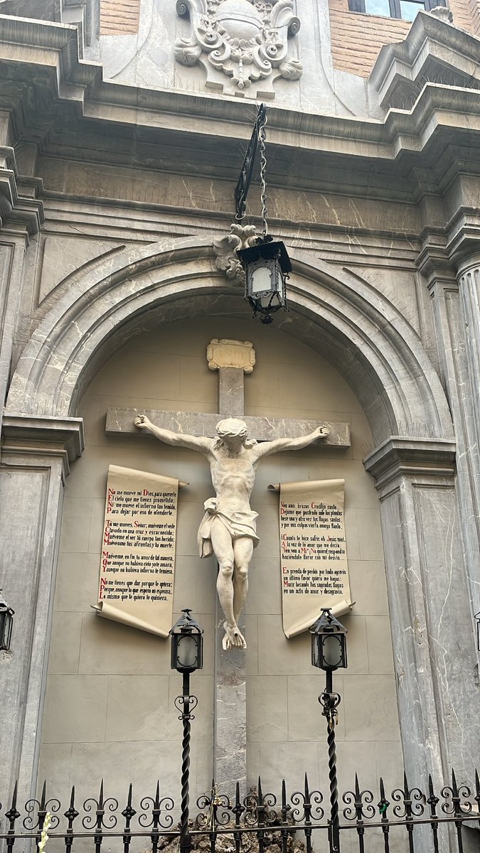 1ay6du9's tweet photo. Basílica de la Virgen de las Angustias (Granada) https://t.co/jWBA5VmpQ4