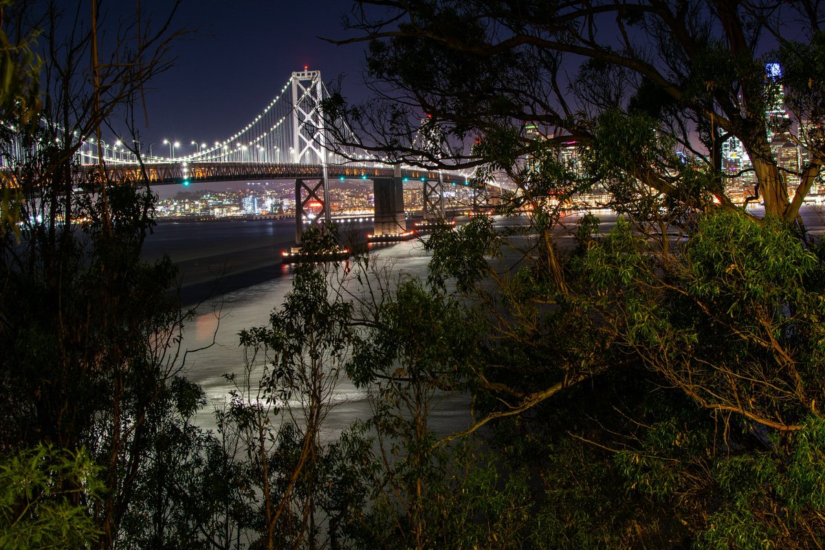 Irving4Irving's tweet photo. Bay bridge https://t.co/ZfRpPfFV3E