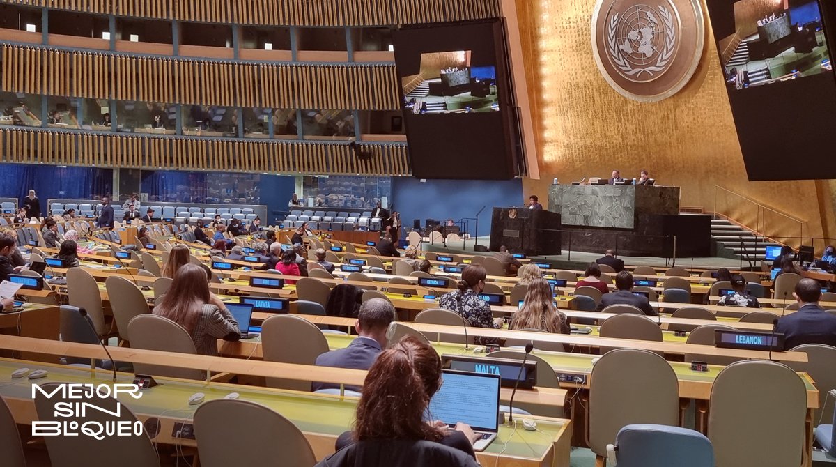 Esta será una nueva jornada de rechazo a prolongada y genocida política de bloqueo impuesta por EEUU contra #Cuba.

Por 30ª ocasión consecutiva, la comunidad internacional se pronunciará sobre el proyecto de resolución que demanda el fin de ese cerco unilateral.

#MejorSinBloqueo