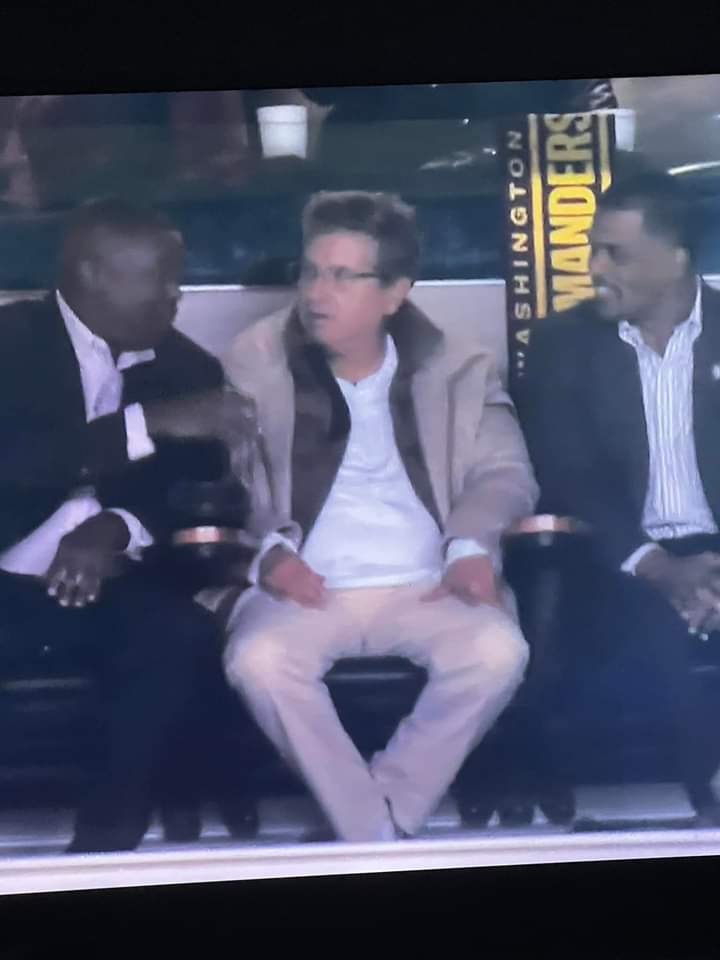 _Washingtonian's tweet photo. I'm starting to really think this is the day Dan Snyder found out that there was federal charges mite becoming, knowing the gig is up
what you think?
#httc @DanSnydersYacht @PFTCommenter #lefthandsup https://t.co/l2l5QohIDB