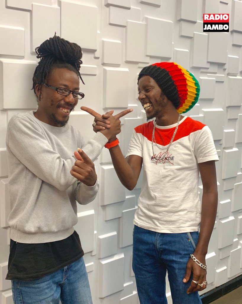 Umefurahia jinsi tumefurahi hapa ndani ya temple ya warasta? Maisha haitaki pressure 😅

<a href="/Mbusii/">MBUSII DEH HSC</a> <a href="/ADIUCHE/">UCHE ADI RASTA</a> 
#MbusiiNaLionTekeTeke #OngeaUsikike