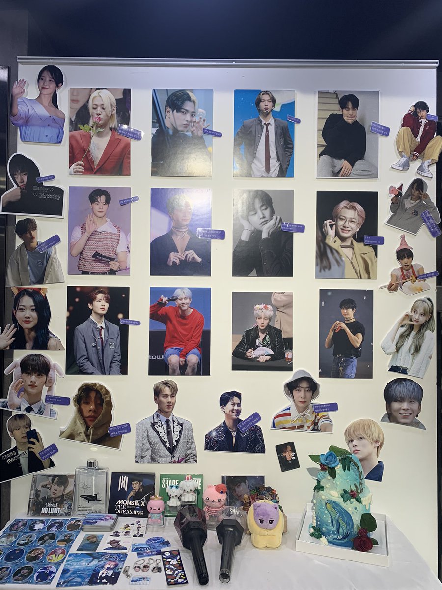 IM_ya_'s tweet photo. 창균이는 오늘 민혁이형 생일카페에 다녀왔어요 💙
민혁세컷도 찍었음 !!📸🤪 
훙냥이를 찾아보세요 ~ ~ 💜
생일 너무너무 축하해 !!!💙
#민혁이의_영원한_바다가_되어줄게
@charming_go5rae https://t.co/uma5mkHtzw