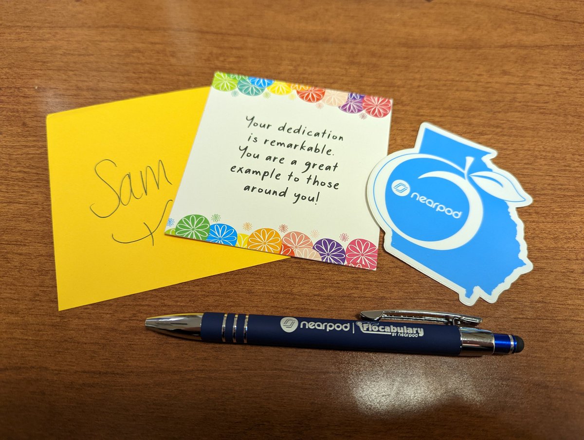 LevelUpTechLab's tweet image. What can make my day bright? Receiving some amazing @nearpod swag for being 2nd in my district for using Nearpod this month. And a sweet note from my VP to thank me for my work! #feelingloved @ITSCCSD @CherokeeSchools #CCSDCares #GaMIEE
☀️❤️
