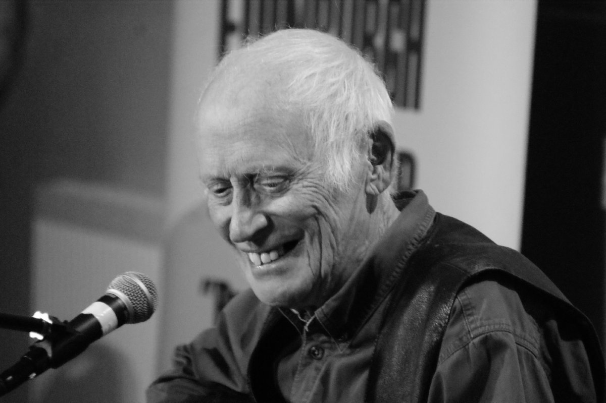 Edinburgh Folk Club Photos 02-11-22 
Archie Fisher
© Allan McMillan 
<a href="/edfolkclub/">Edinburgh Folk Club</a> <a href="/barrow_caitlin/">Caitlin Barrow</a> <a href="/stoneyport/">StoneyportAssociates</a> 
efcphotos.co.uk/2022/date24/in…
efcphotos.co.uk