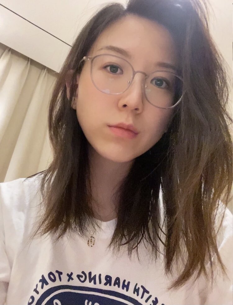war89270278's tweet photo. 不在放荡中变坏，就会在沉默中憋坏 。没有哪个女人不喜欢色色的男人，只是不喜欢色起来没有技巧的男人..... https://t.co/CdYYiXhSCy