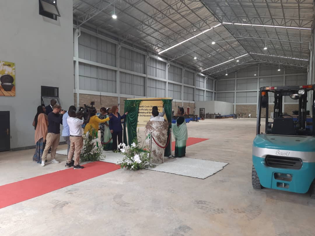 ProfemmesTH's tweet photo. Happening now: @ProfemmesTH is pleased to join and congratulate @RwandaSafer for the GRAND OPENING of the #Save80 Energy Efficient Cook Stoves factory which is contributing to reducing fuel use and helping in combating deforestation in Rwanda. https://t.co/G0wV6BnxhO