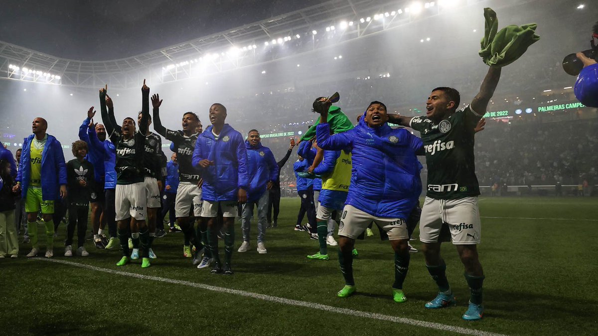futebol_info's tweet photo. “Palmeiras é uma máquina. Flamengo teve sorte de não enfrentá-lo nas Copas. As classificações de Athletico, na Libertadores, e São Paulo, na Copa do Brasil, foram acidentais. Há contestações justas de arbitragem nos dois confrontos.”

🎙 Julio Gomes, no @UOLEsporte
📸 Cesar Greco https://t.co/4yWPQb4sUn