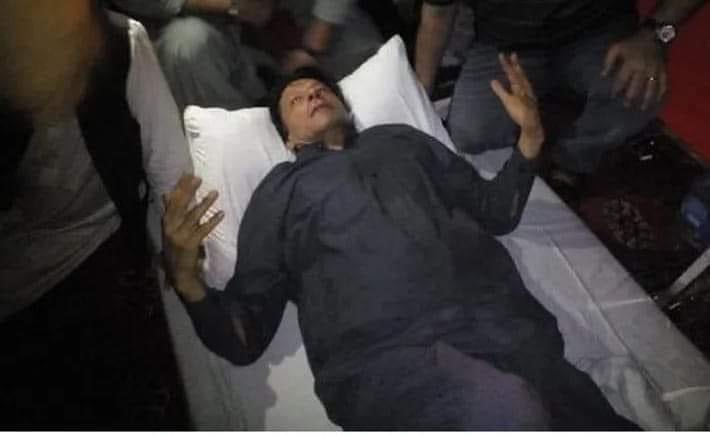 javed_sadam's tweet photo. الحمدللہ عمران خان صاحب خطرے سے باہر ہیں اور محفوظ ہیں۔
#HeIsSafe
#ImranKhan https://t.co/z88xL3DO4n