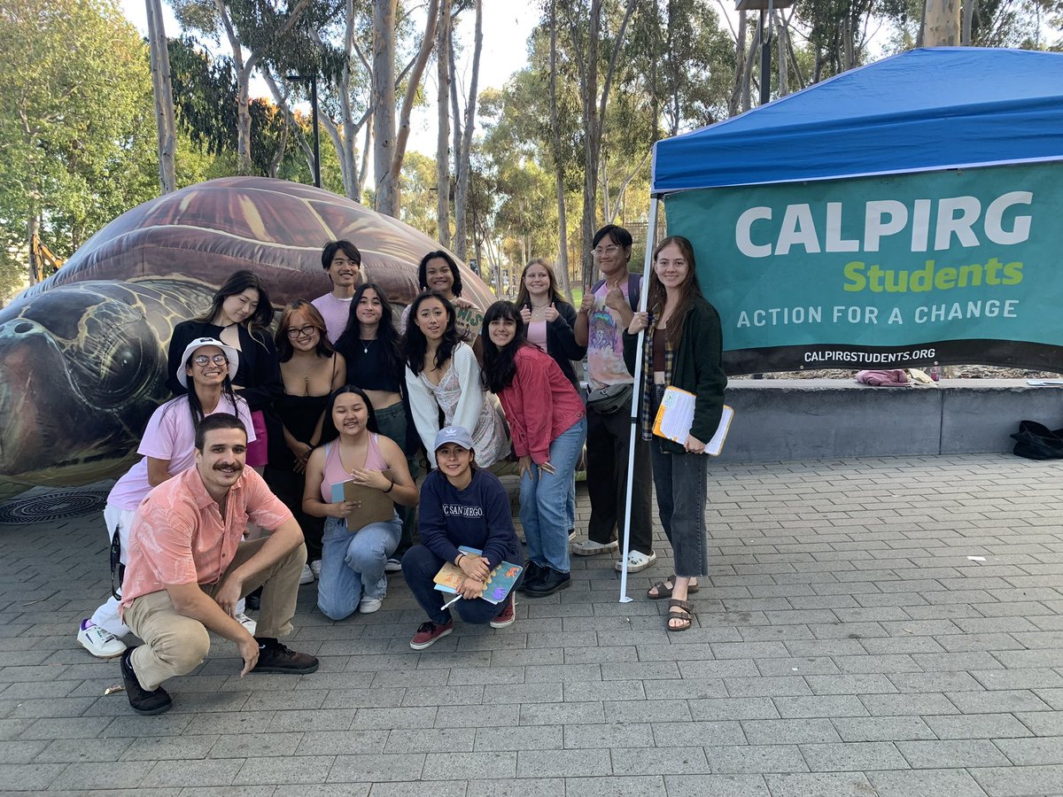 Over the past two weeks, @CALPIRGStudent @UCSanDiego talked to thousands of students about how @SDCouncilComms can protect our oceans by banning plastic bags. Let’s take the lead San Diego!! #BeyondPlastic