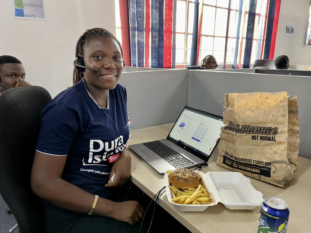 ZiFMStereo's tweet photo. Not @rocomamas storming into @econetzimbabwe Willowvale branch and giving out free burgers for lunch! Whaaaaaat? Yup! It was the Roco Mamas #BurgerBust and they too could be coming to your office and surprising you with some lunch! 

#NotNormal #BurgerBust https://t.co/PwkeFZ0xh0