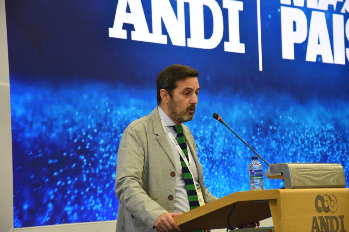 ANDI_Colombia's tweet photo. "La ANDI ha asumido un discurso nacional en defensa de todo el país", destacó Luis González, representante de la Especialista en Actividades para los Empleadores de la OIT.
#SSTANDI #MásPaísANDI https://t.co/s5bxdtZN2I