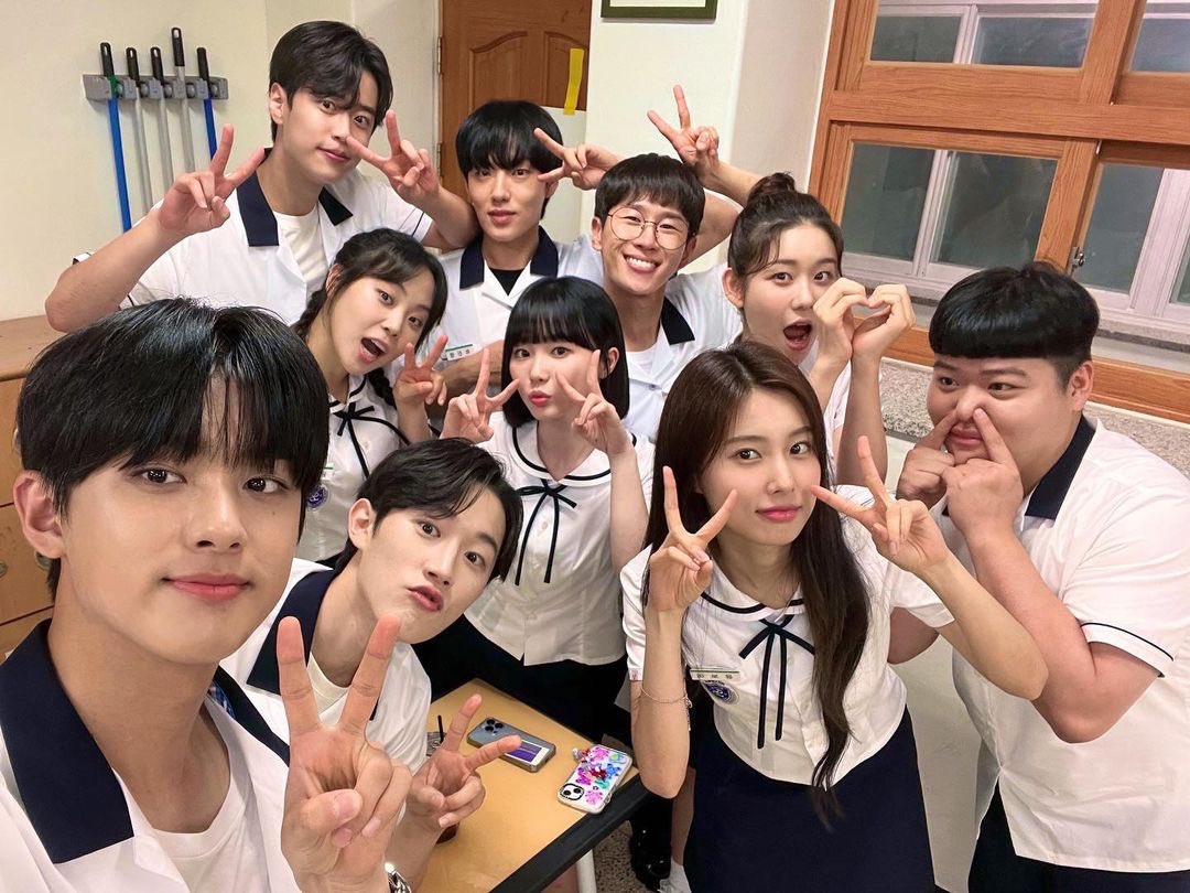 빵떡 배우 오유진 인스타 업데이트
instagram.com/p/Ckf9G6Sp1FO/…